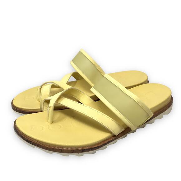 London Fog Stelanie Thong Sandals 10W Strappy Criss Cross Open Toe Soft Yellow - Picture 1 of 8